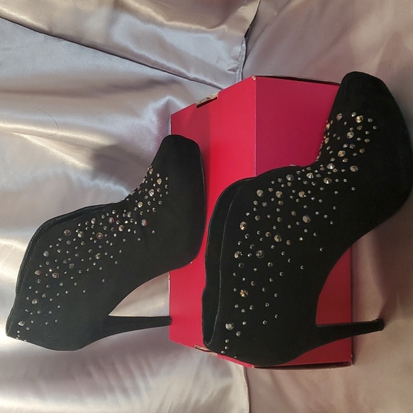 Gianni Bini Black Rhinestones Studded Slip-on Suede Booties Heels - Picture 1 of 10
